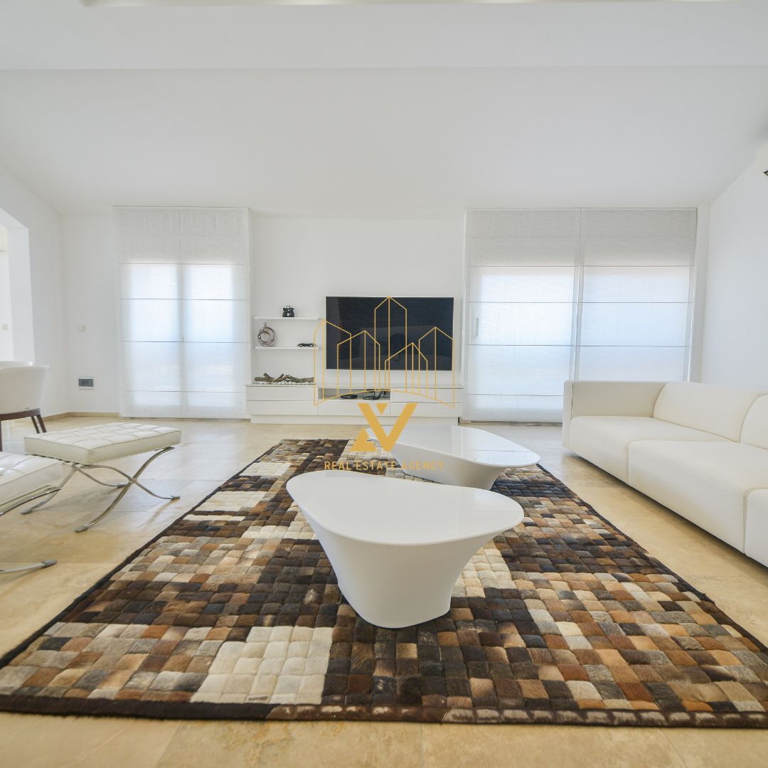 Luxury Three-Bedroom Apartment for Sale – Budva Center (218 m²)