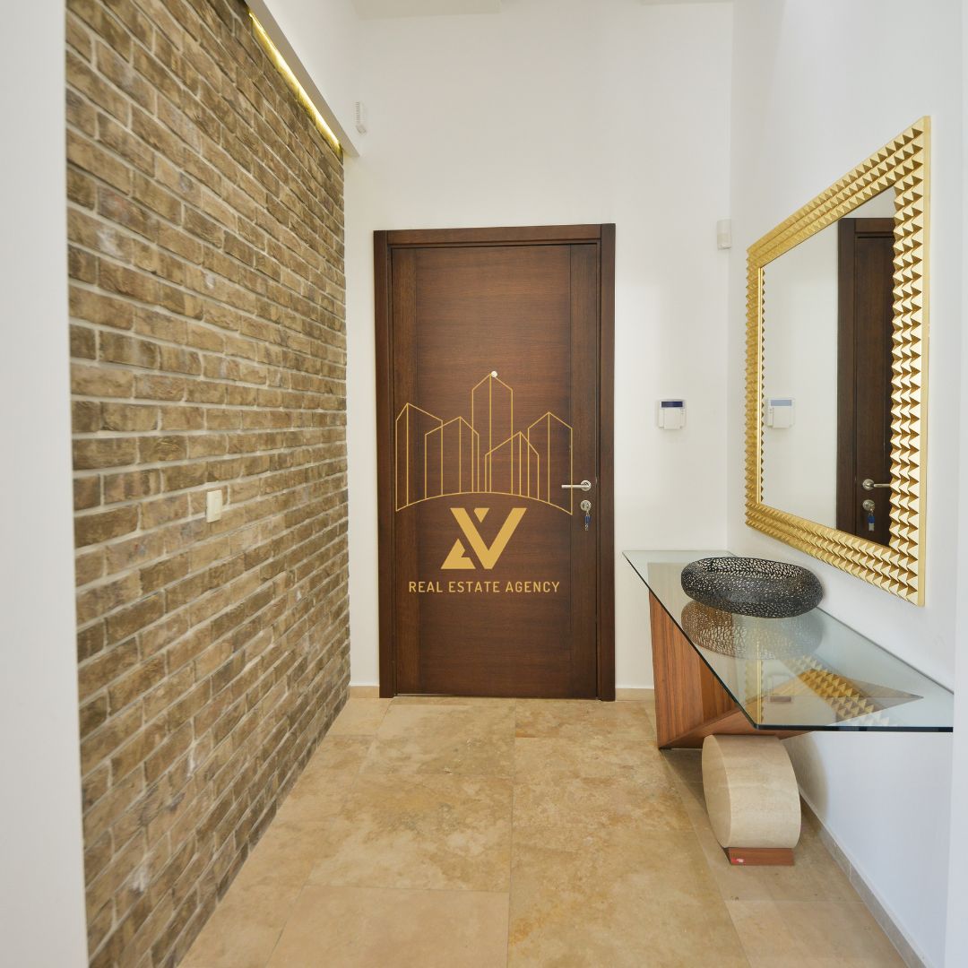 Luxury Three-Bedroom Apartment for Sale – Budva Center (218 m²)