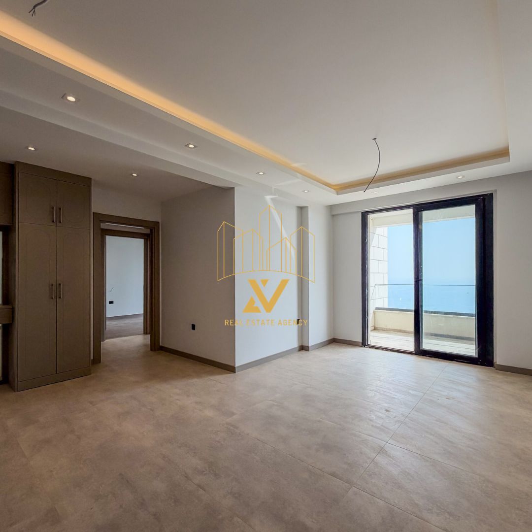 Trosoban stan sa pogledom na more na prodaju – Komoševina, Budva (93 m²)